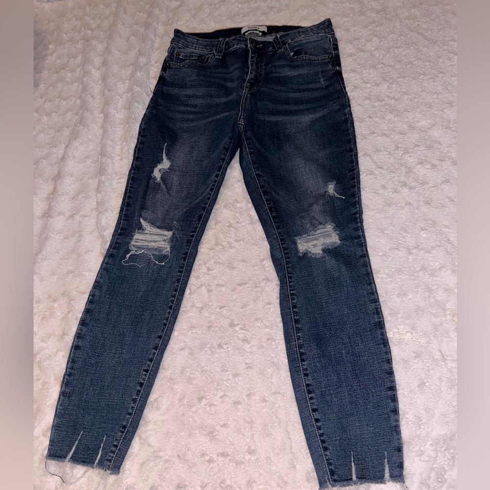 Pistola-Size 29- Medium Wash- Distressed Detail